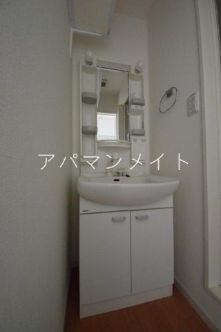洗面設備　シャワー付き洗面台