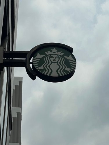 飲食店　スターバックス コーヒー イオンスタイル赤羽店（飲食店）まで735m