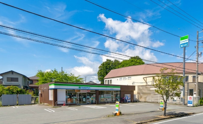 コンビニ　ファミリーマート 御殿場新橋南店（コンビニ）まで359m
