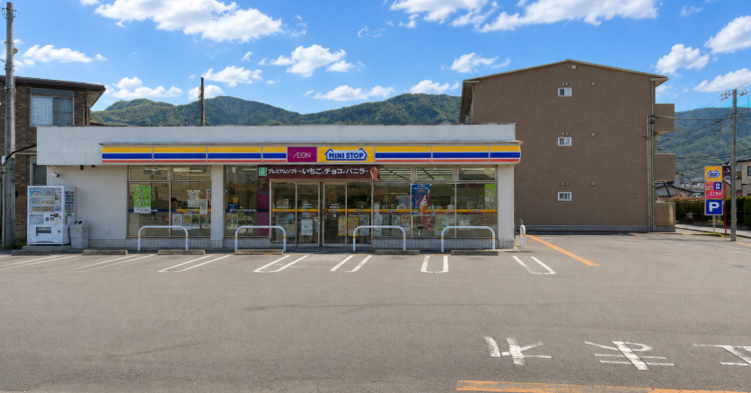 コンビニ　ミニストップ 御殿場新橋店（コンビニ）まで824m