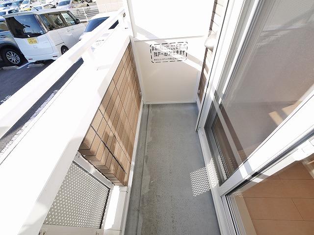 バルコニー　外からの目が気にならないバルコニーで洗濯物が干せます