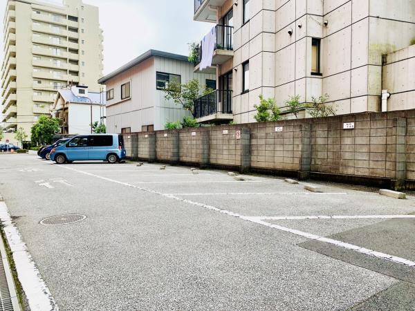 駐車場　駐車スペースもあります