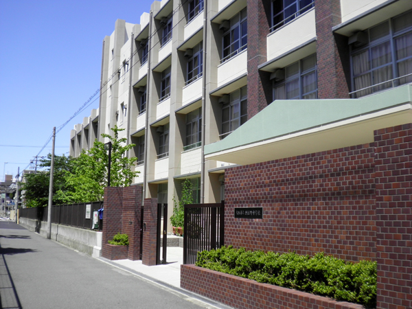 中学校　大阪市立阿倍野中学校（中学校）まで307m