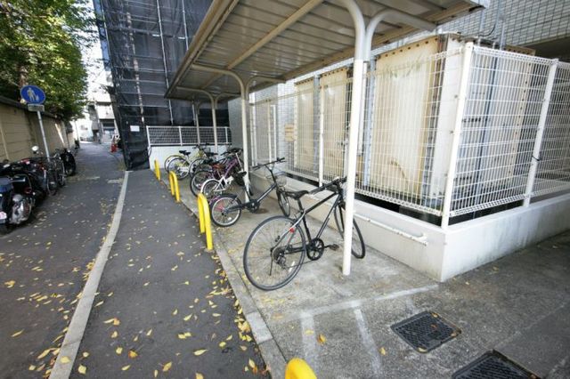 駐車場　自転車置き場