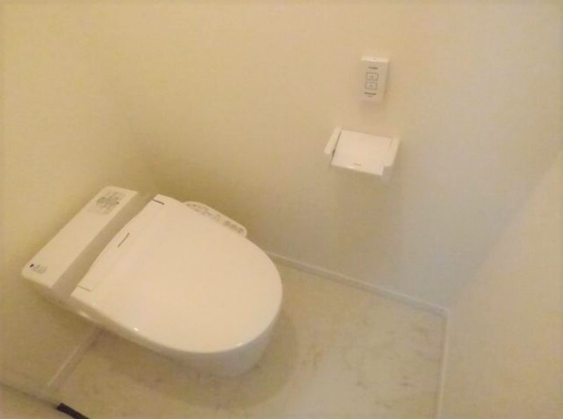 ＪＲ常磐線 柏駅 徒歩13分 3階建 築8年のトイレ写真