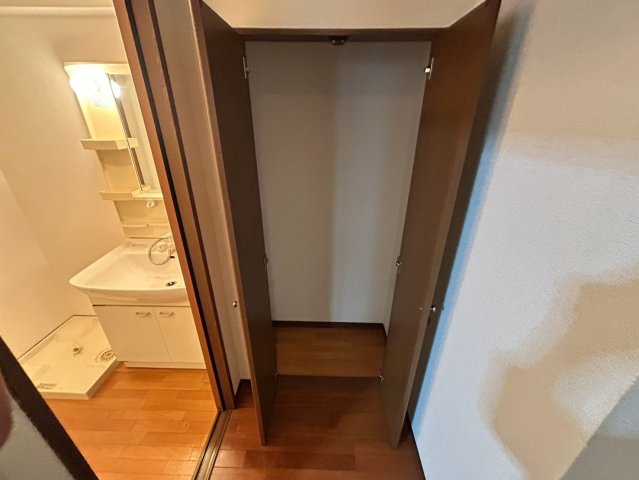 収納　エトワール白金