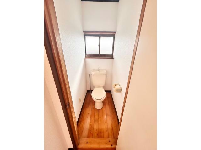 北諸県郡三股町 1階建 築29年のトイレ写真