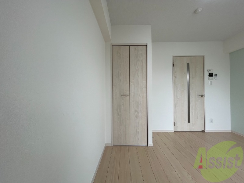 収納　お部屋にクローゼットがあるのは嬉しいですね。