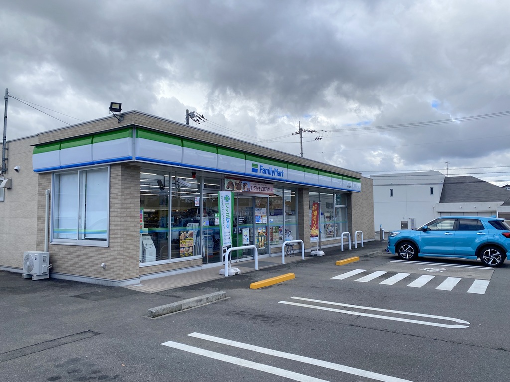 コンビニ　ファミリーマート新居浜船木店（コンビニ）まで1177m