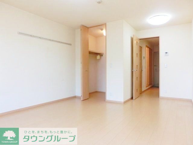 エクセレンスの居間写真