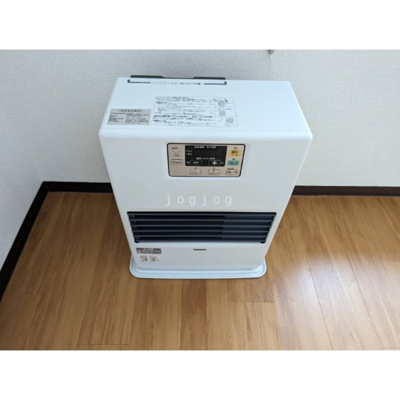 その他設備　冬はあったか石油ストーブです。