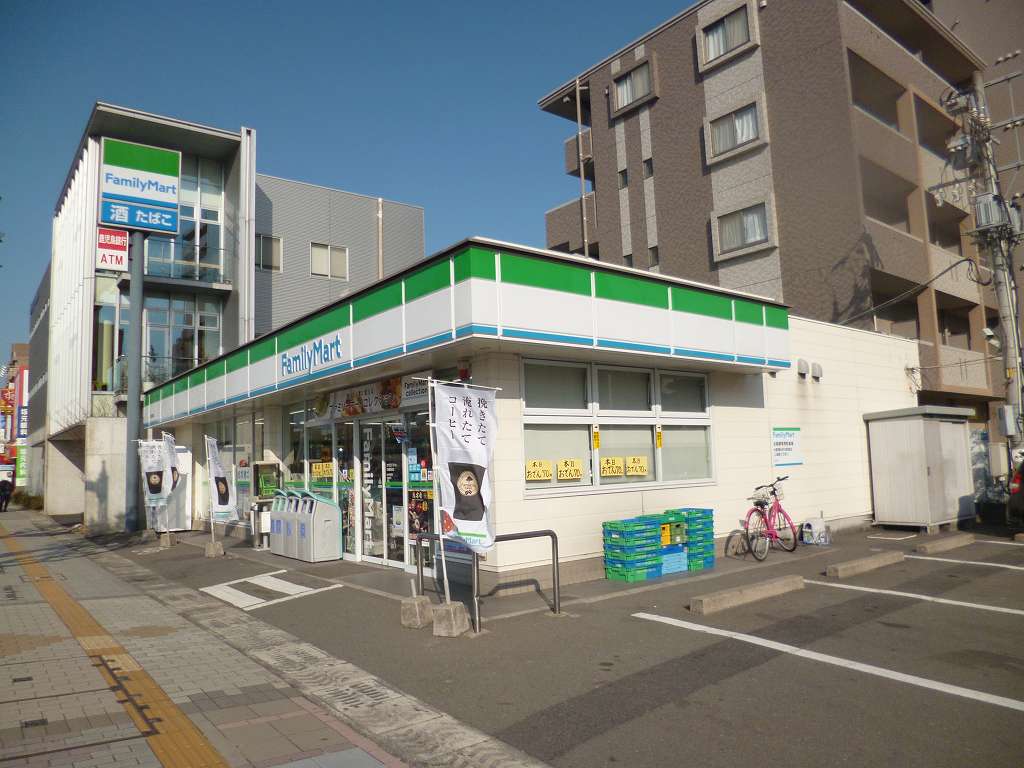 コンビニ　ファミリーマート交通局前店（コンビニ）まで200m