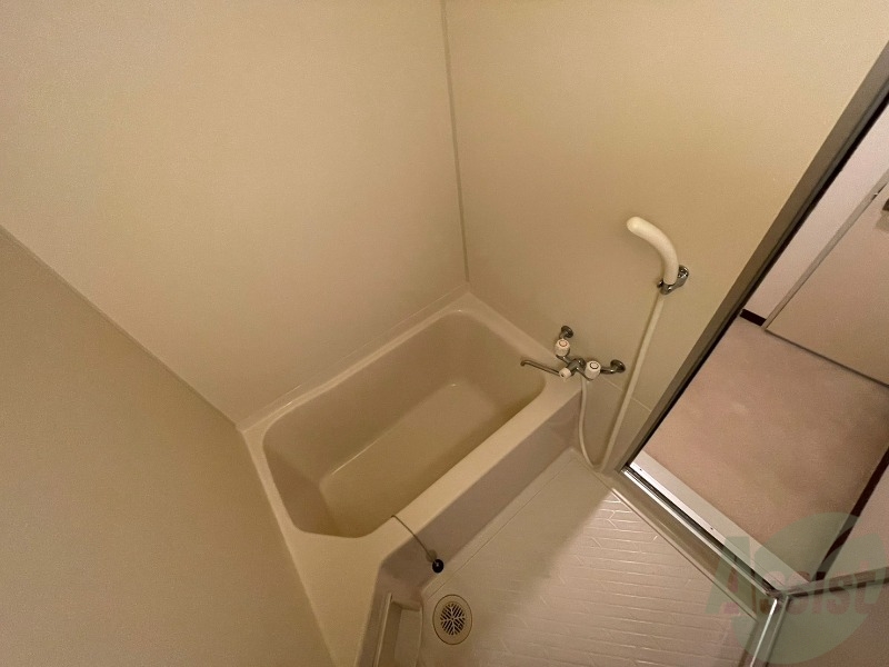 バス・シャワールーム　お風呂になります。一日の疲れを癒してくださいね。