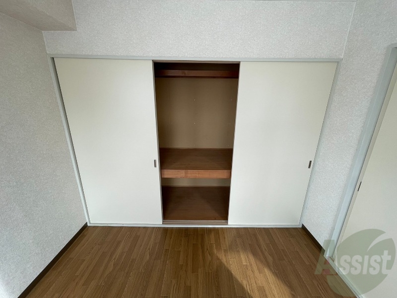 収納　クローゼットは奥行きもあり、荷物が多い方でも安心です。