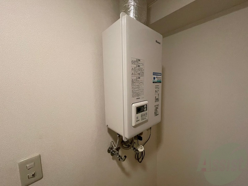 その他設備　給湯器は簡単操作で温度調整ができますよ。