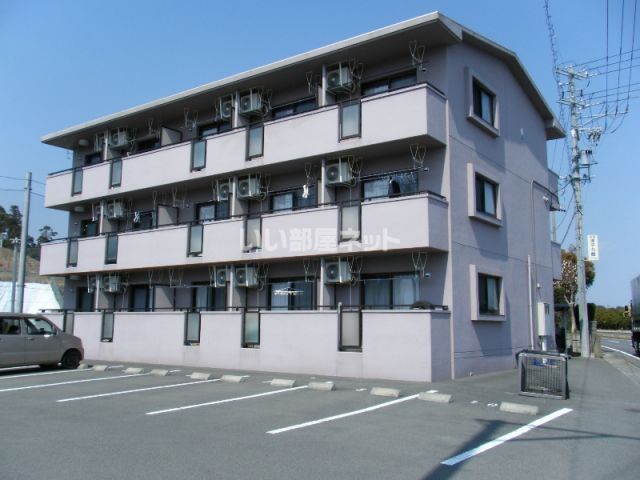 掛川市岩滑のマンションの建物外観