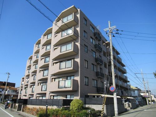 明石市魚住町鴨池のマンションの建物外観