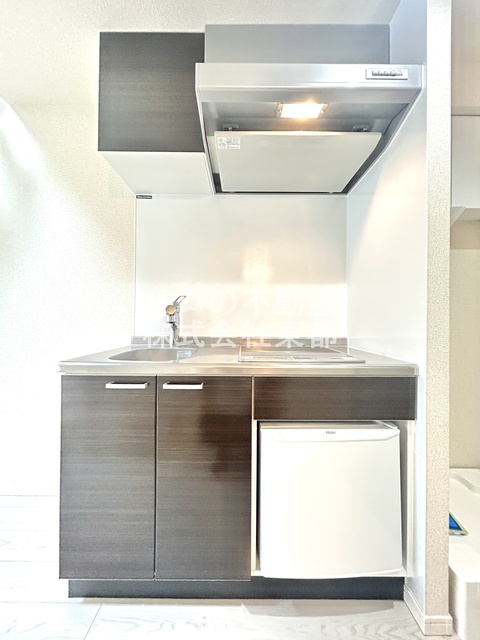 キッチン　キッチンは収納付！調理器具など必要な物を収納できます☆