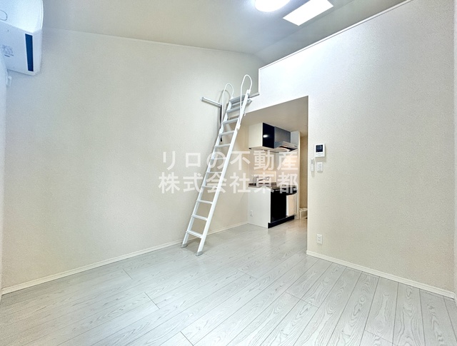 その他部屋・スペース　窓から暖かな日差しが入ります♪