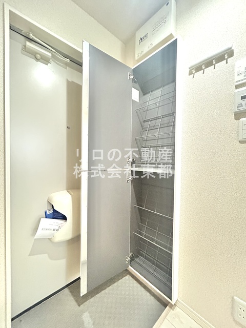 収納　下駄箱付なので、玄関はいつでもスッキリ片付きますね☆