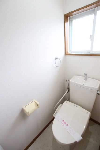 トイレ　窓付きのトイレ
