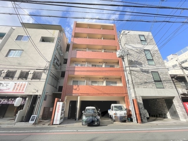 京都市中京区笹屋町のマンションの建物外観