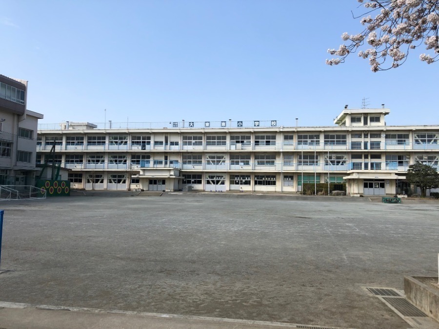 【アミティエIIの小学校】