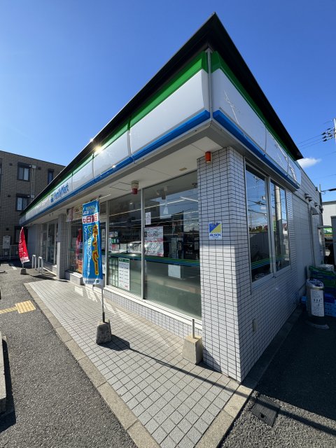 【加古川市平岡町一色西のアパートのコンビニ】