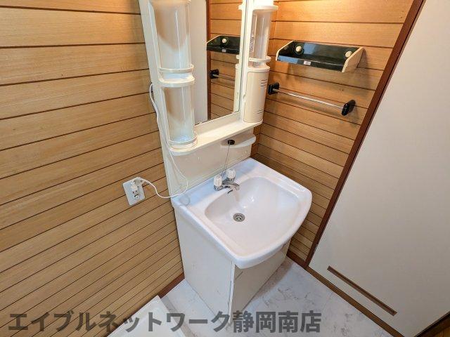 洗面設備　コンパクトで使いやすい洗面所