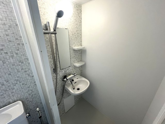 バス・シャワールーム　（現状を優先します）