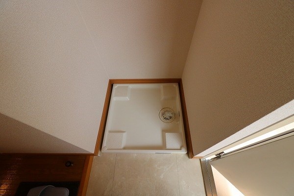 その他設備　雨の日も助かります。室内洗濯機設置可能。