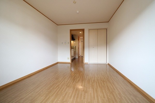 その他部屋・スペース　ハリの無い間取りで、家具の配置にも困りません。