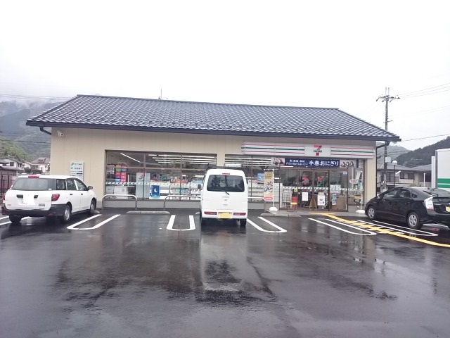 コンビニ　セブンイレブン 京都白川通上高野店（コンビニ）まで804m