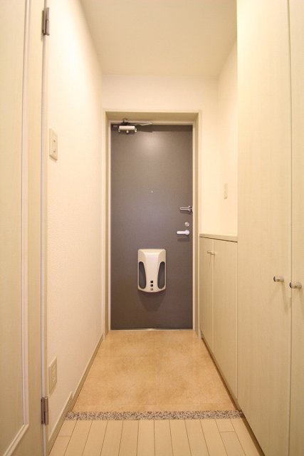 玄関　同物件別室です。