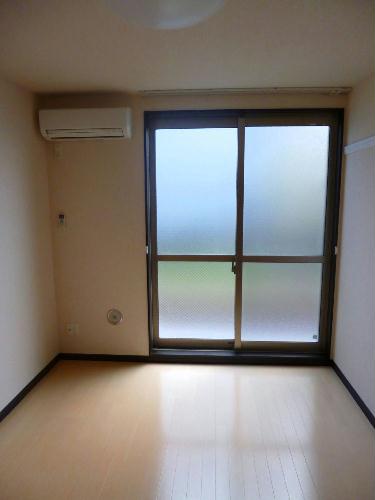 居室・リビング　1F居室。