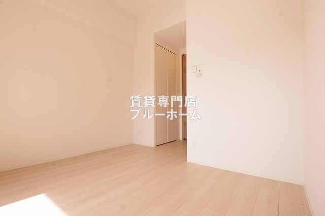 居室・リビング　6.2帖の洋室です！