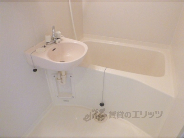 バス・シャワールーム　バス