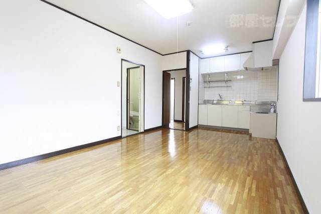 居室・リビング　※４０１号室内装写真参照