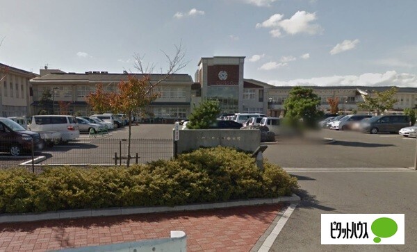 中学校　日野町立日野中学校（中学校）まで301m