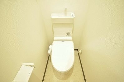 トイレ　温水洗浄便座