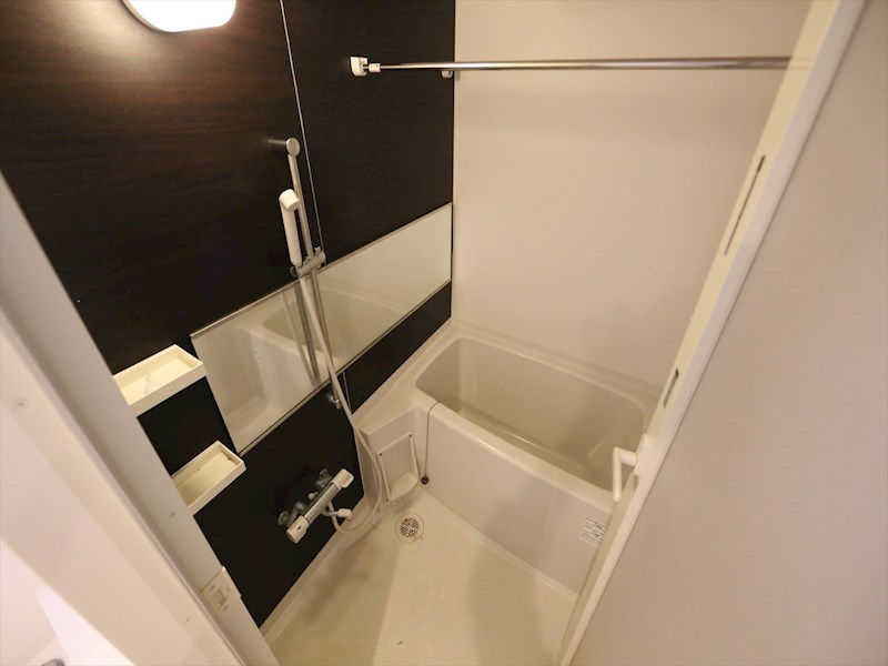 バス・シャワールーム　浴室暖房乾燥機付　追い焚き・オートバス機能付お風呂