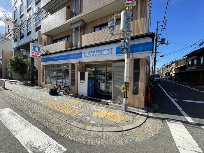 コンビニ　ローソン（コンビニ）まで230m