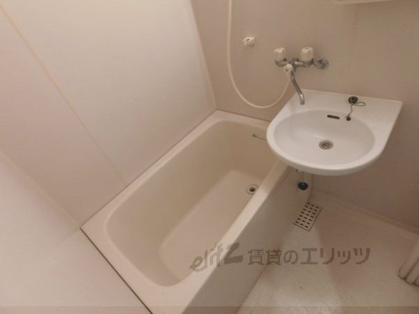 バス・シャワールーム　風呂