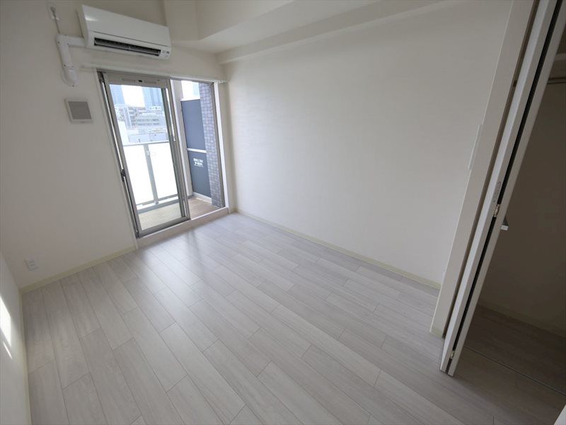 バルコニー　洋室7帖　クローゼット　エアコン