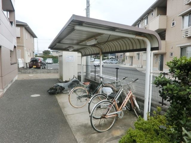 その他共有部分　屋根付の駐輪場です！