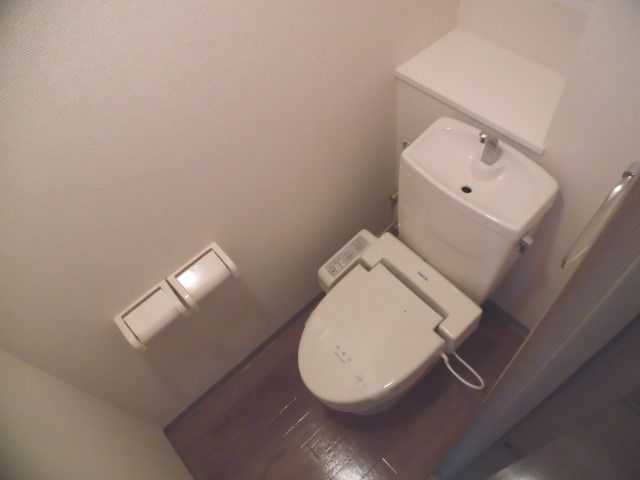 トイレ　温水洗浄便座