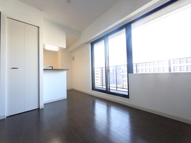 バルコニー　ＬＤＫ8.1帖　カウンターキッチン　エアコン付　バルコニー