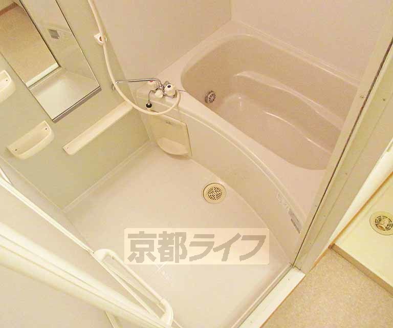 バス・シャワールーム　リラックスできるバスルームです・