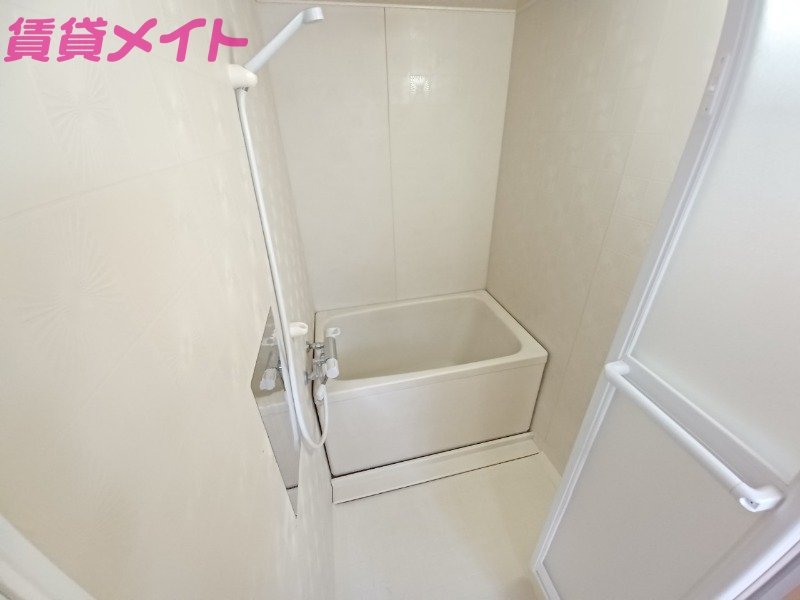 バス・シャワールーム　同型参考写真