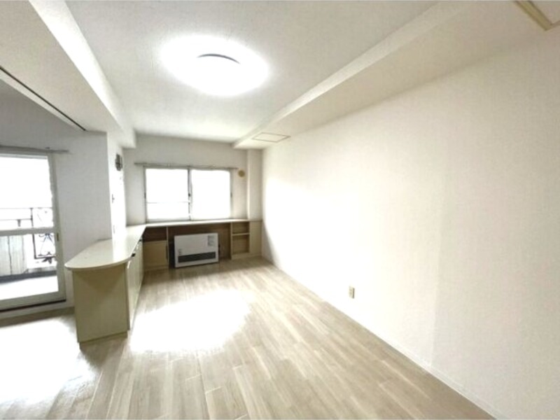 居室・リビング　反転タイプの画像です。